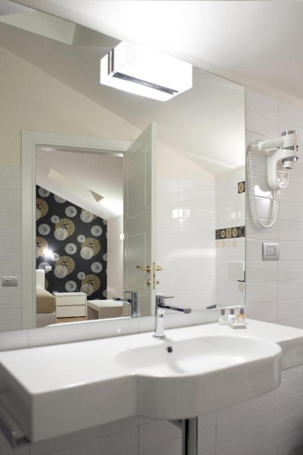 Santa Cesarea Residence Luxury Suite - La Vetta Del Sasso Barisano Matera Buitenkant foto